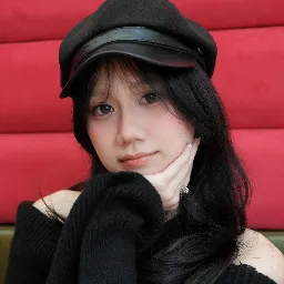 Uyen Dinh's profile picture